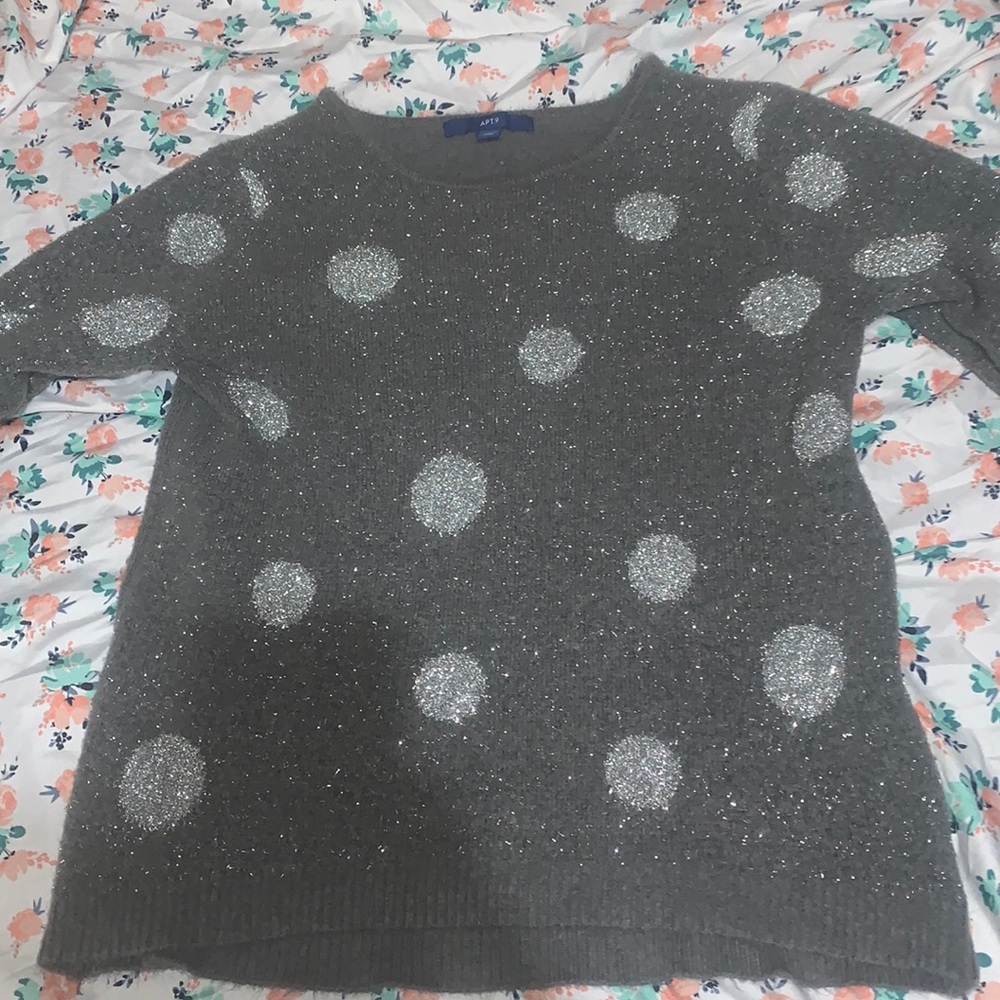 Gray cozy sweater. brand new, haven’t been worn